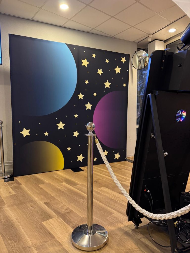 achtergrond doek bij photobooth huren goedkoop